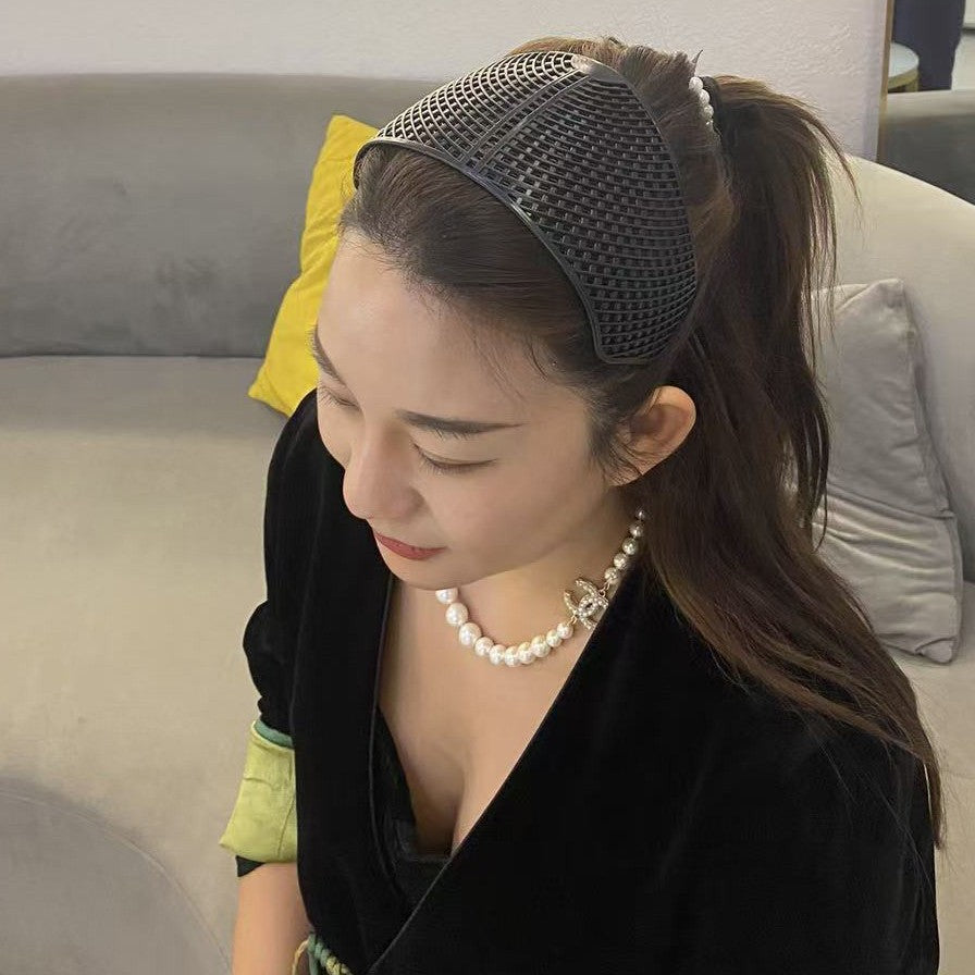 Muslim headscarf with a fixed hairband